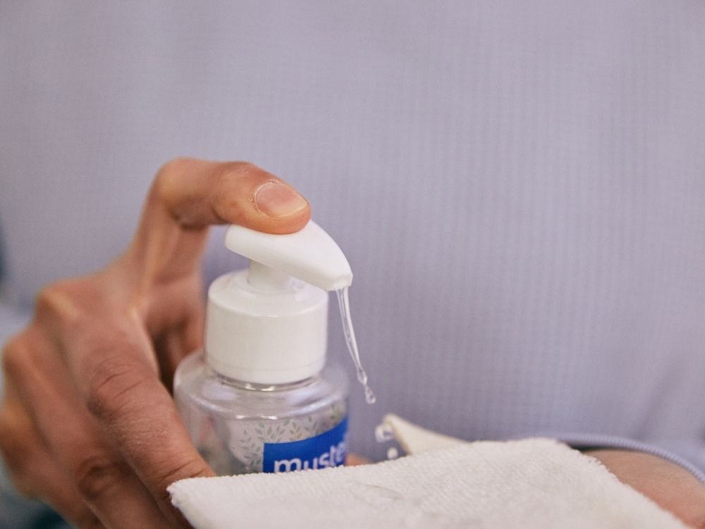 mustela-fluido-detergente-lenitivo-senza-risciacquo image 4