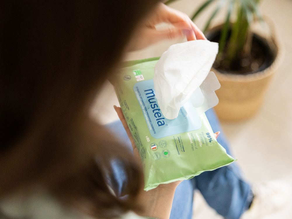 mustela-salviette-compostabili-profumate-viso-e-corpo image 2