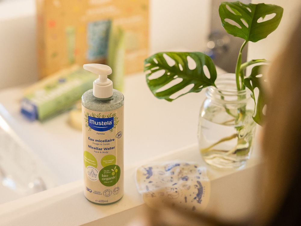 mustela-acqua-micellare-certificata-bio-viso-e-cambio image 3