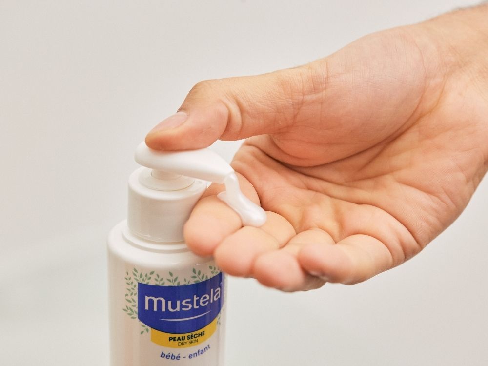 mustela-detergente-nutriente-alla-cold-cream-corpo-e-capelli image 4