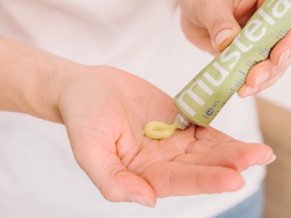 mustela-crema-ricca-multiuso-ai-3-estratti-di-avocado-bio image 4